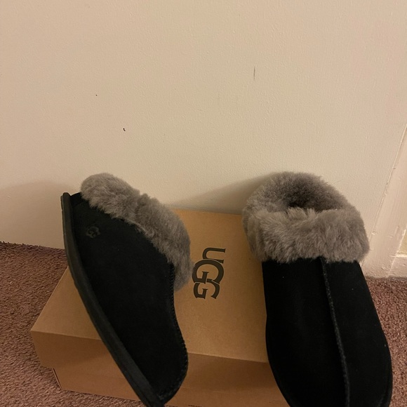 NIB UGG Moraene Slippers - Picture 4 of 4